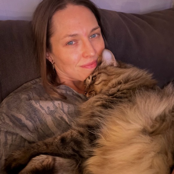 Meet your Posher, Andrea - Picture 1 of 1